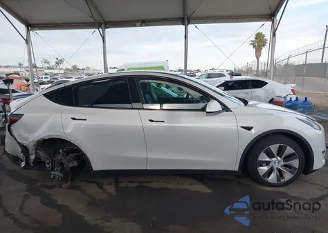 2022 Tesla Model Y Long Range Dual Motor All-Wheel Drive from USA, damaged, VIN 7SAYGDEE9NF561805